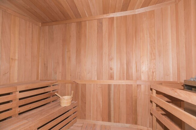 Building Photo - KOULA 2b2b1pkg Ready to Move In!