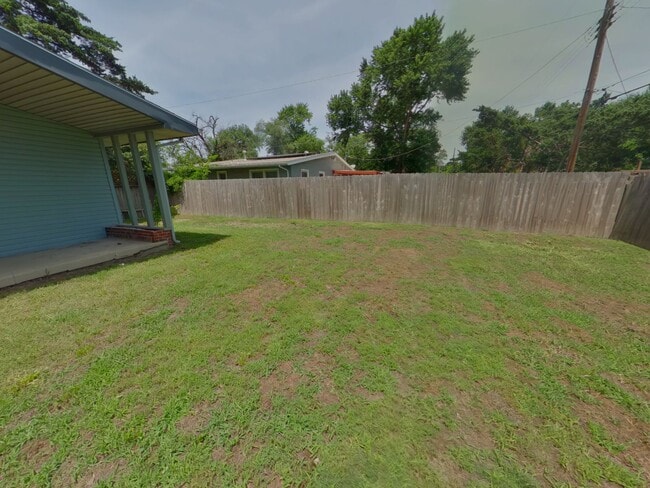 Building Photo - 2520 N Perry Ave
