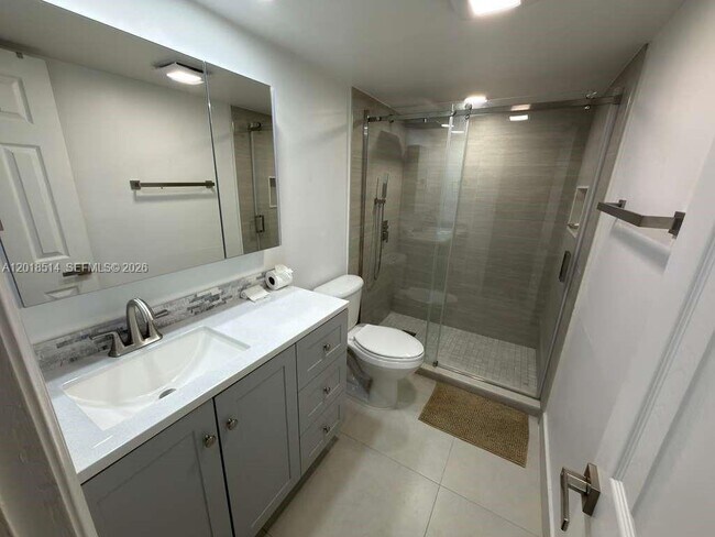 Building Photo - 9451 Evergreen Pl