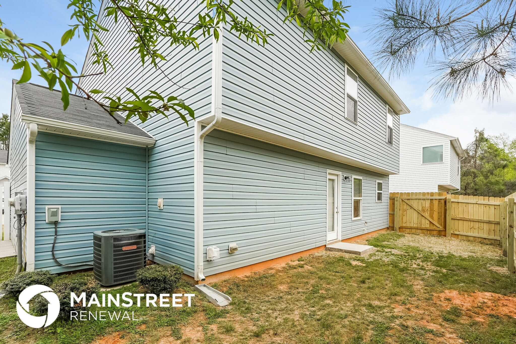 Building Photo - 465 Randolph Dr