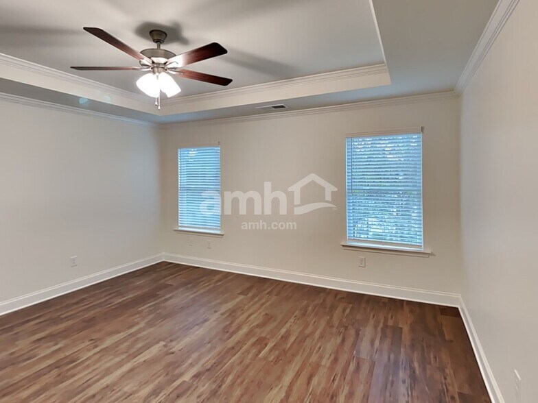 Building Photo - 8149 Willowbank Way