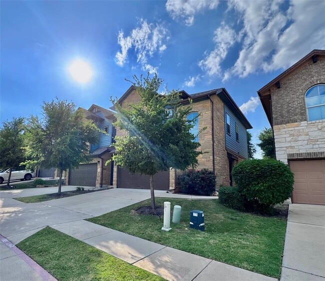 Building Photo - 1001 Zodiac Ln