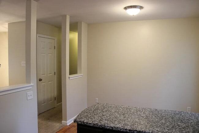 Building Photo - 7 White Birch Dr