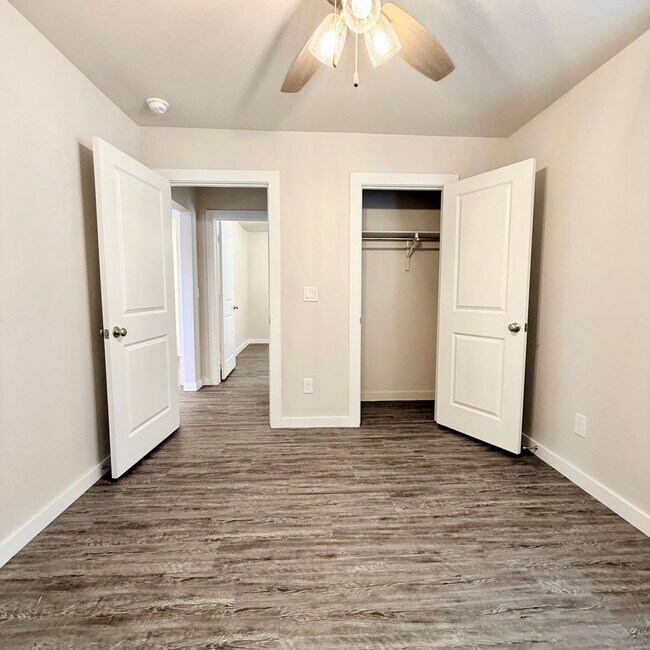 Building Photo - 1/2 Off First Months Rent! - 3 Bedroom 2 Bath Home Available Now In Elm Meadows!