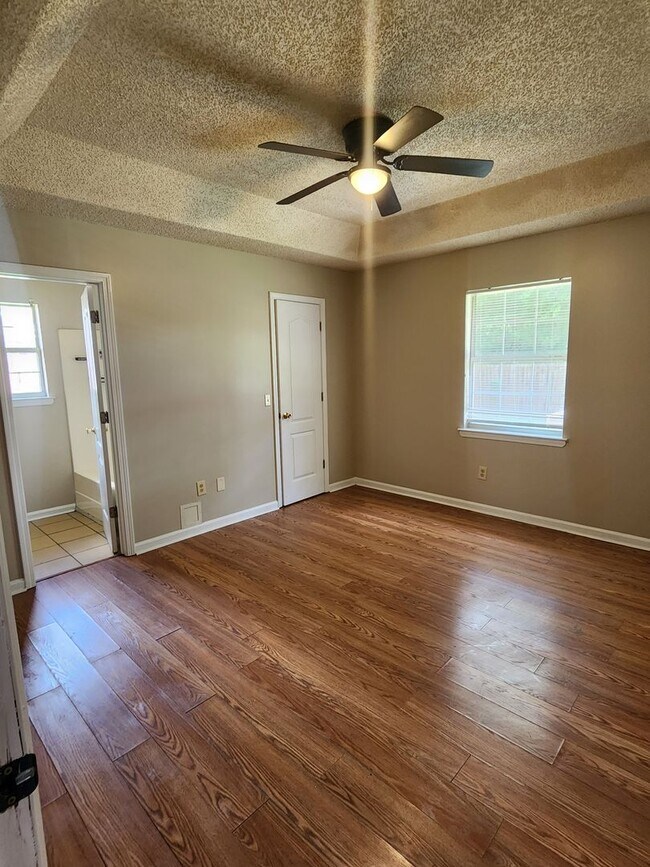 Building Photo - 2710 Java Ct