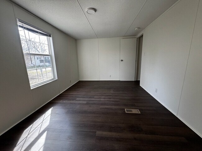 Building Photo - 7804 Stanley Rd