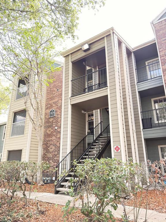 Building Photo - 5028 Park Central Dr