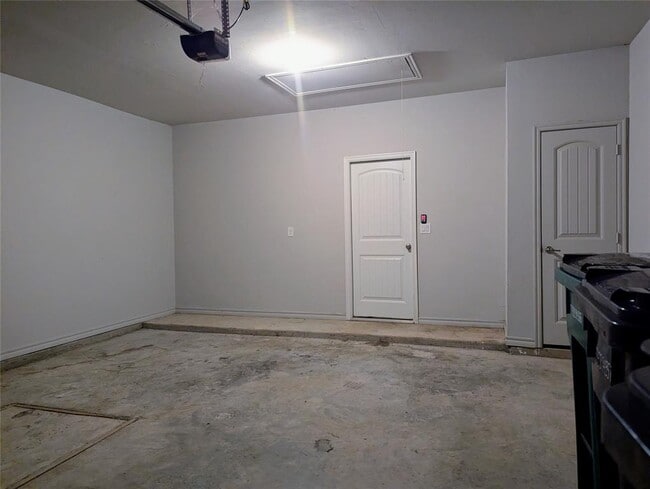 Building Photo - 13733 The Brook Blvd