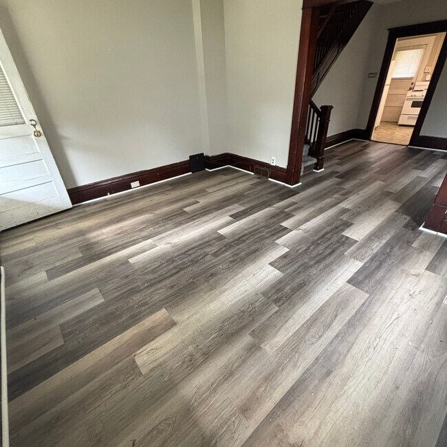 Building Photo - 219 N Magnolia Ave