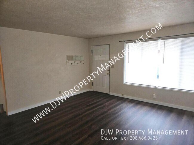 Building Photo - 1627 Martha St