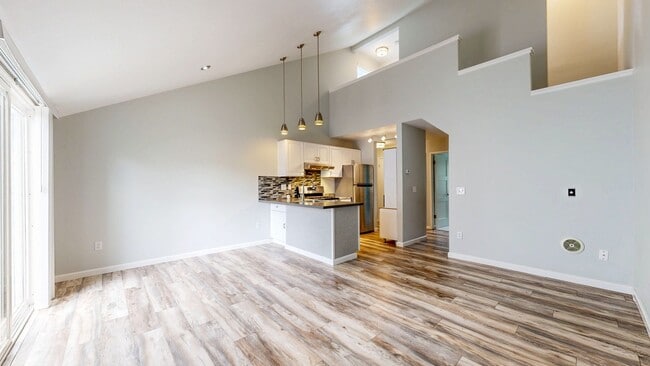 Building Photo - Serene 2 Bedroom 2 Bath Townhome in Windsor, CA with Carport Included!