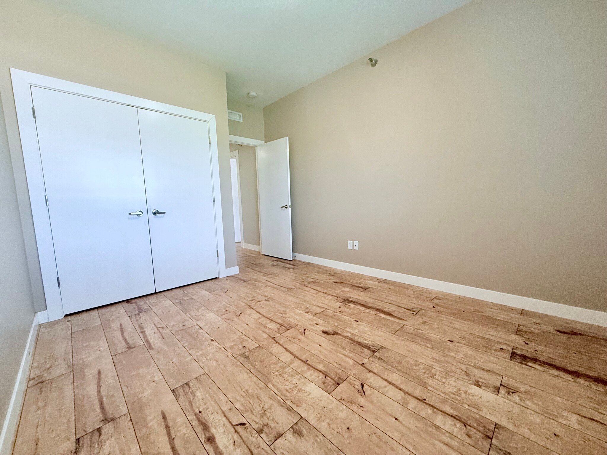 Bed #1 - 221 E 5th St