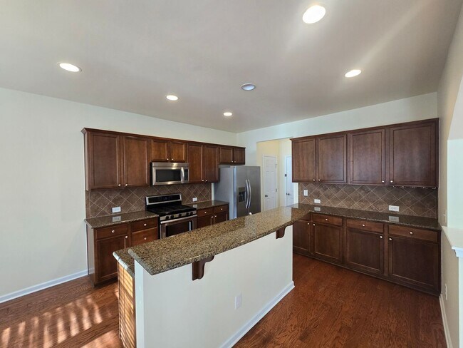 Building Photo - Bright & Beautiful Carriage House with Flexible 4-Bedroom Layout!