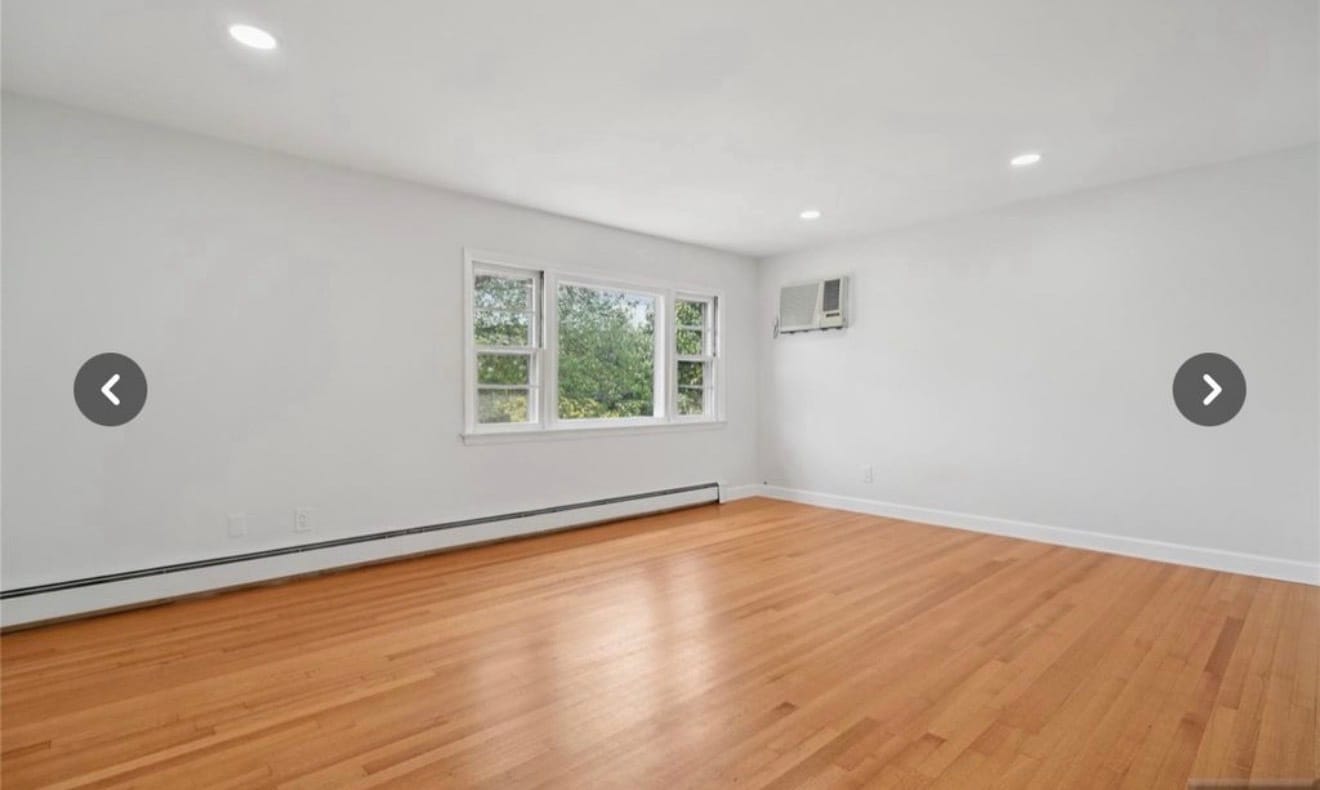 Living room - 511 New York Ave