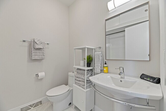 Building Photo - 9084 Barberry Ln