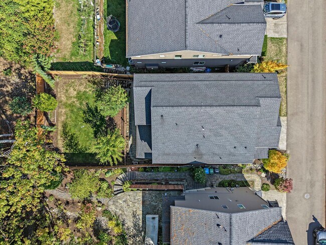 Building Photo - 2359 NE 150th St