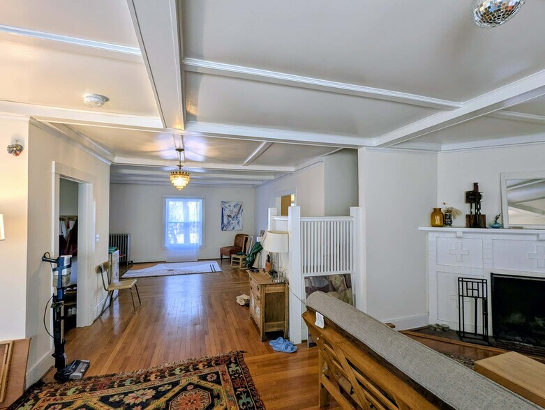 Building Photo - 136 Judd Falls Rd