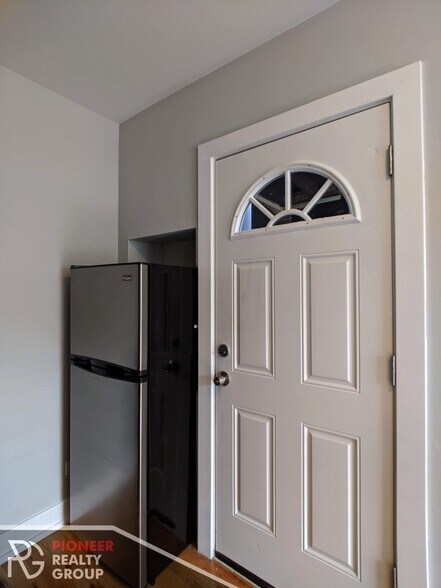 Building Photo - 2907 N Mildred Ave