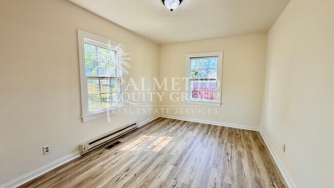Building Photo - 1512 Andover Ave