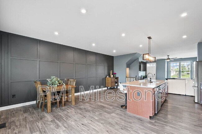 Building Photo - 367 Ontario Dr