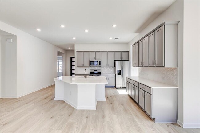 Building Photo - 625 Promise Land Ct