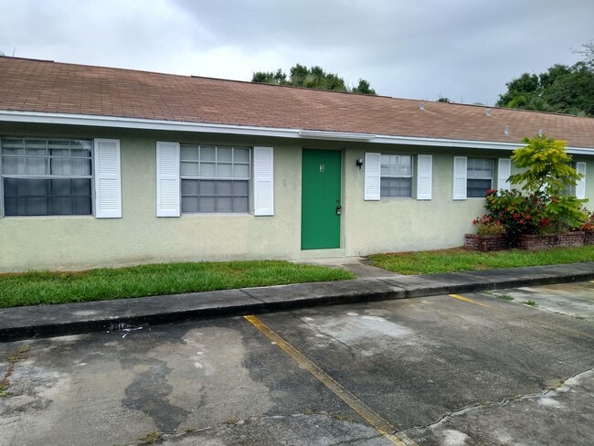 Primary Photo - 570 13th Pl