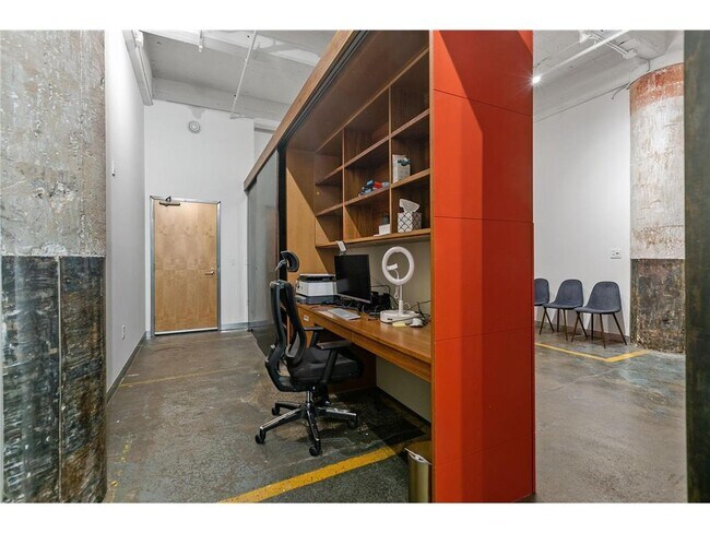 Building Photo - 700 N Washington Ave