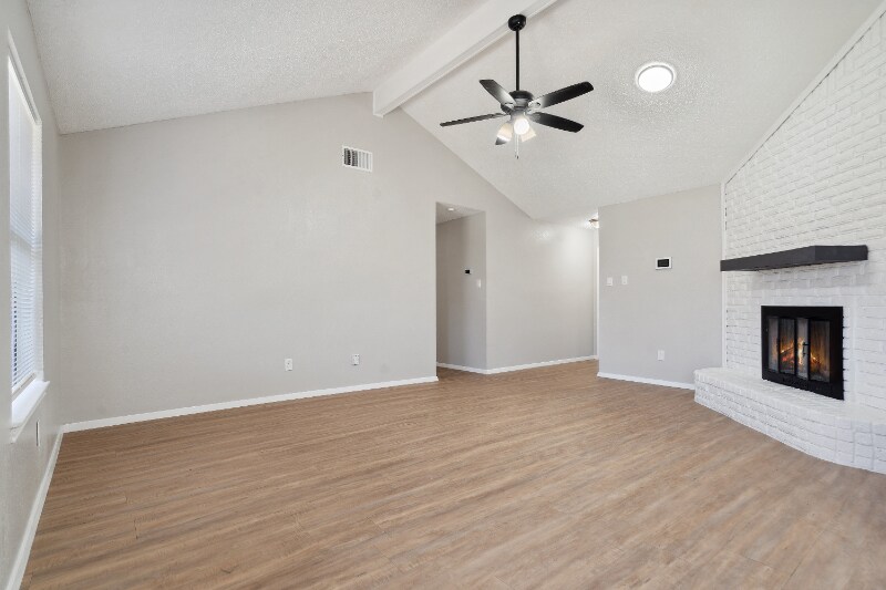 Building Photo - 2804 S Meadow Dr