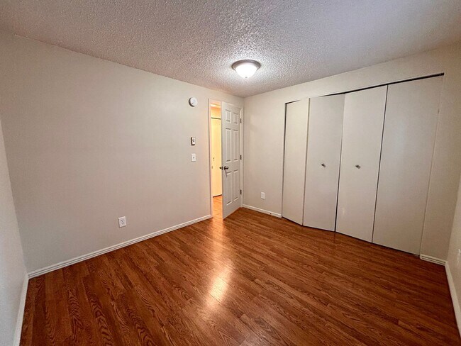 Building Photo - $0 DEPOSIT OPTION. COZY 2-BEDROOM CONDO WITH NO CARPET, 2 PARKING SPACES, IN WESTMINSTER. WITH EA...