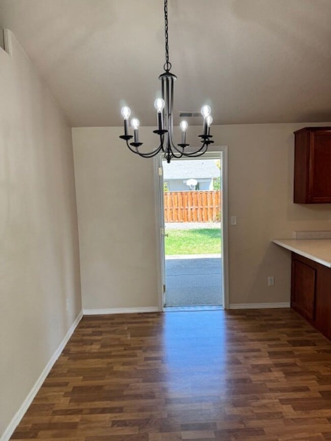 Building Photo - Central Point Single Level Home/ Coming Soon