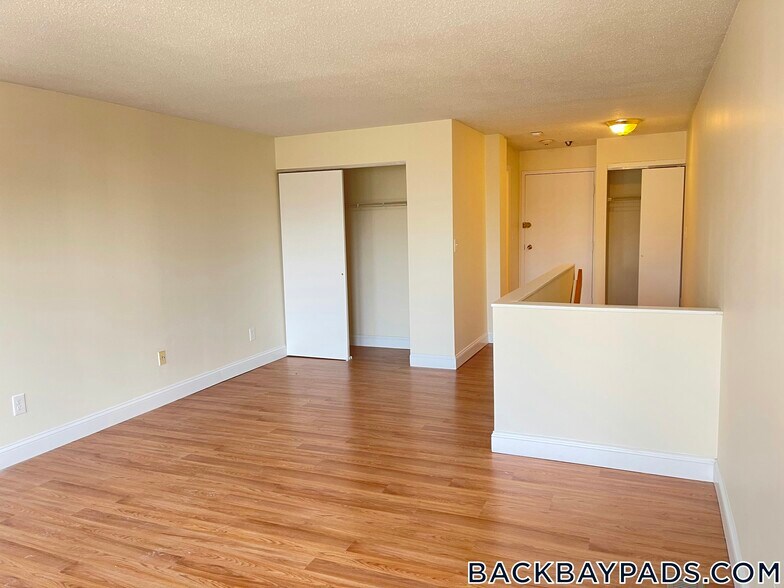 Building Photo - 1078 Boylston St