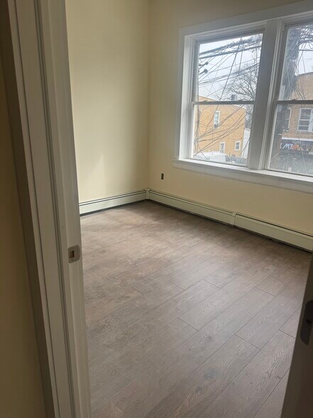 Building Photo - 213 Harrison Ave