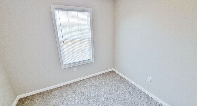 Building Photo - 3 Bed / 2-1/2 Bath Single Family Townhome w/1-Car Garage