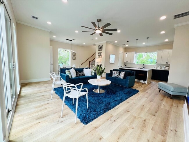 Building Photo - 3229 Tuam St