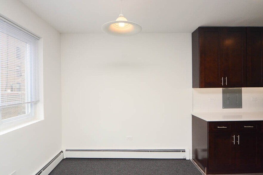 Building Photo - 520 Aldine