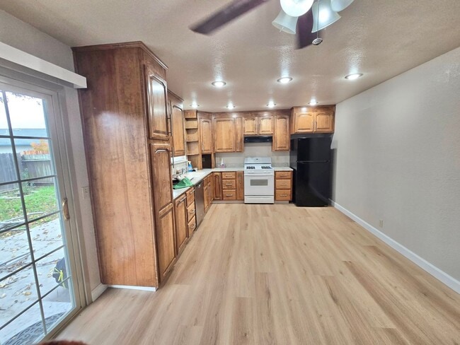 Building Photo - 505 Acapulco Ct