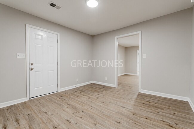 Building Photo - REDUCED! - NOW OFFERING HALF MONTH FREE OF...