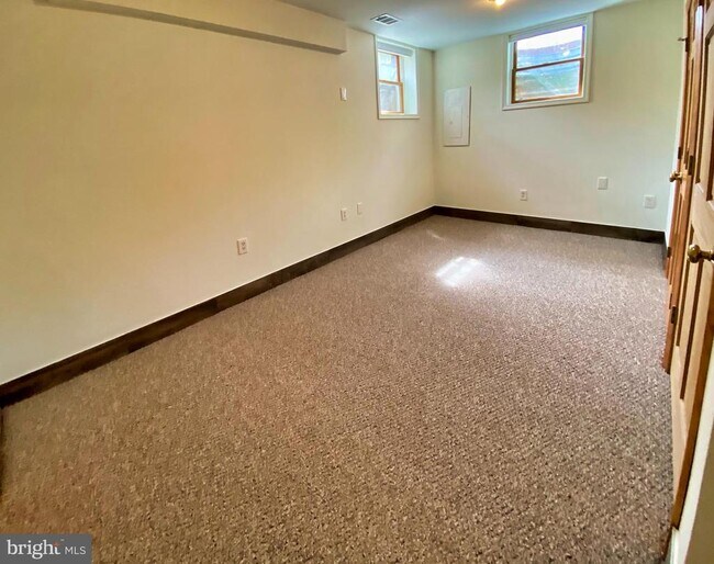 Building Photo - 6312 Old Dominion Dr