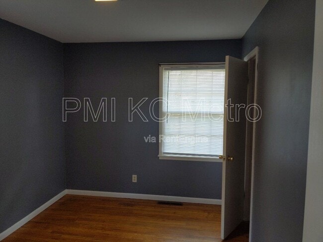 Building Photo - 3207 NE 48th Terrace