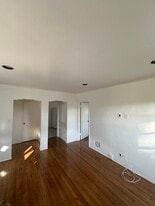 Building Photo - 1444 S Ogden Dr