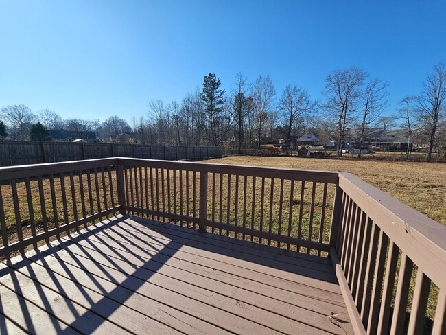 Building Photo - 5 Bedrooms- 3 Bathroom- House in West Rome!