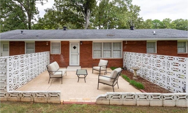 Building Photo - 947 Boswell Dr