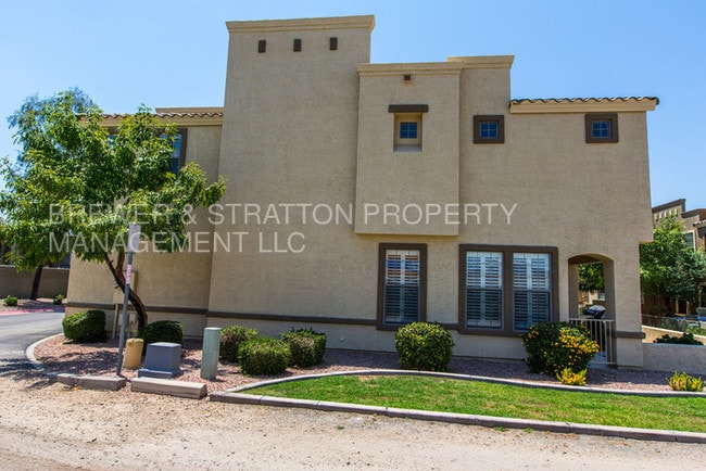 Building Photo - 6710 E University Dr