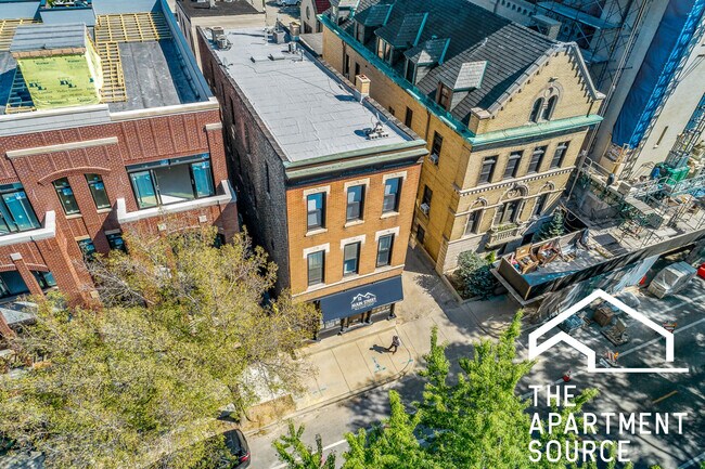 Building Photo - 2315 N Southport Ave