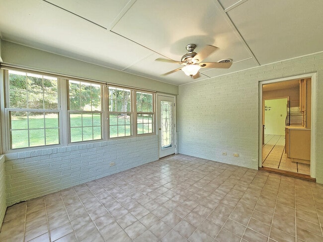 Building Photo - 133 Glenrochie Dr