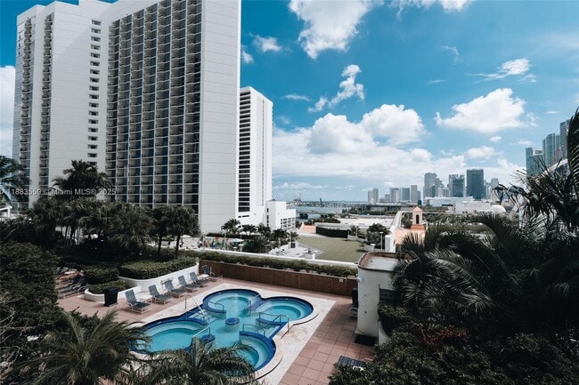Building Photo - 1717 N Bayshore Dr