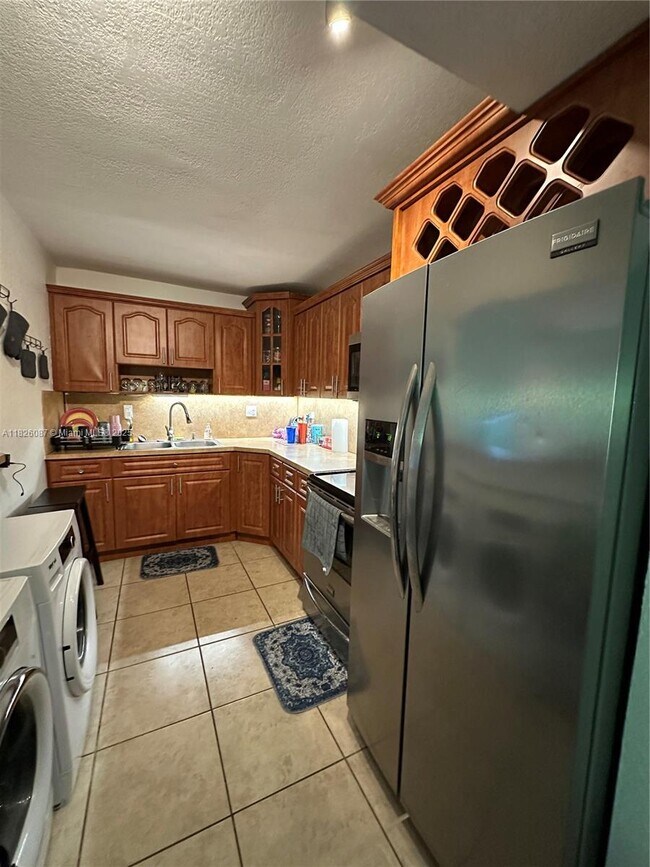 Building Photo - 9487 SW 76th St