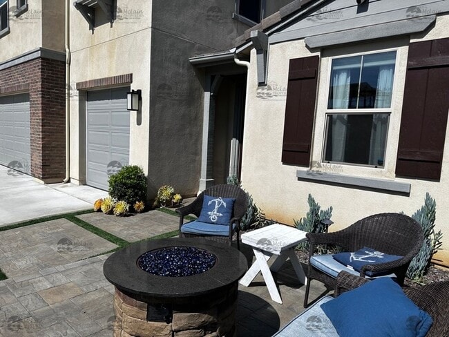 Building Photo - Luxury 5 bedroom, 3 bath home in Bonsall!