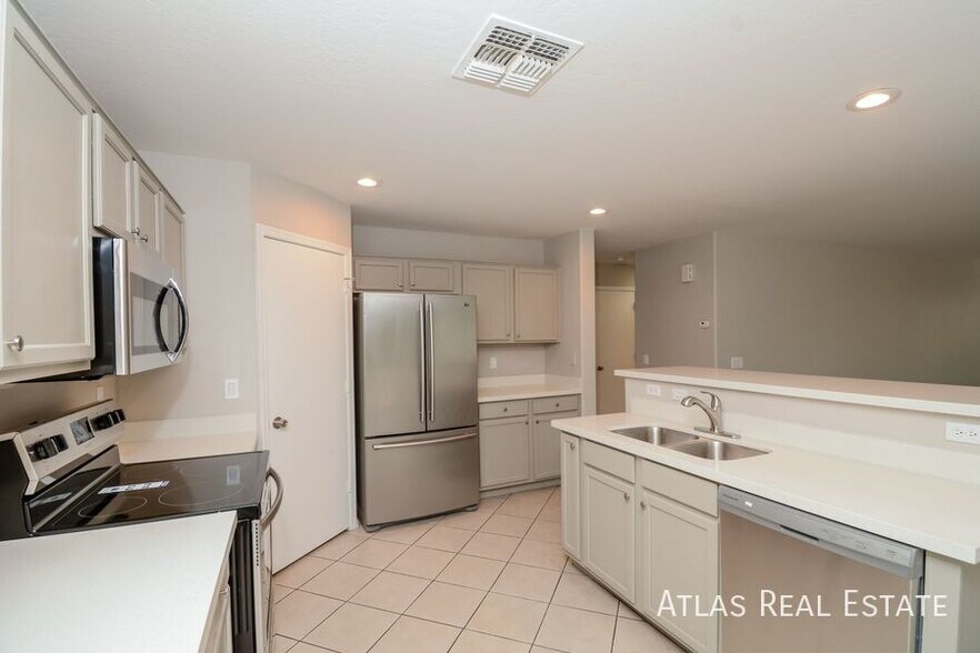 Building Photo - 11690 N 153rd Ave