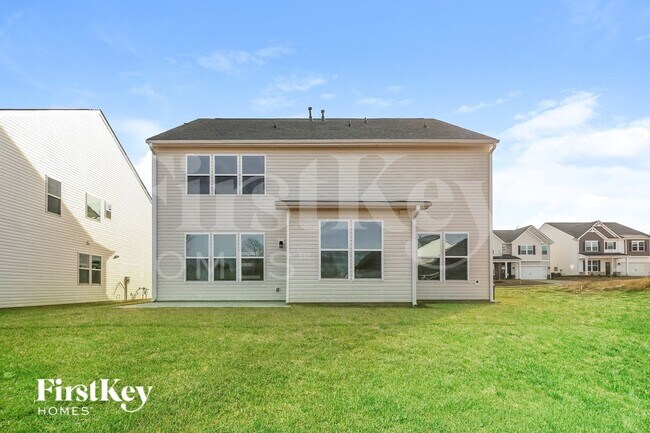 Building Photo - 557 Hillpark Ln